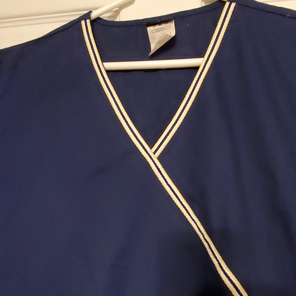 Scrub Top - Picture 2 of 7